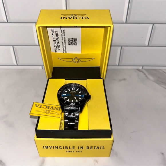 Pro Diver Men
Model 46320 - Men's Watch Quartz - Picture 2 of 7